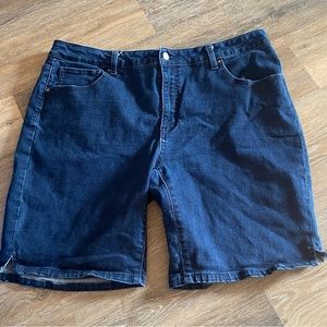 Time And Tru Shorts Womens Size 20 Mid Rise Dark Wash Jean Denim Pockets
